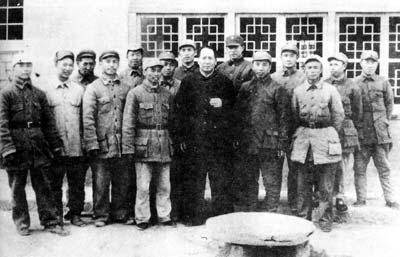 胡子将军王震 唯一可以带枪见毛泽东的人(图)