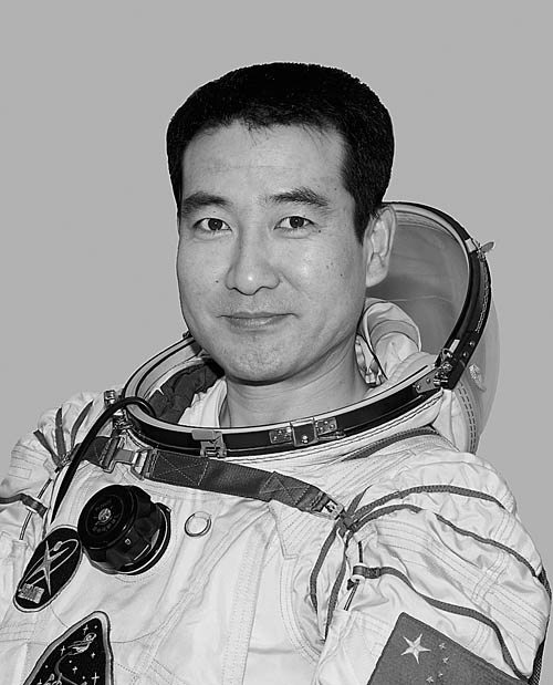 神七宇航员翟志刚:差点辍学摆地摊(图)