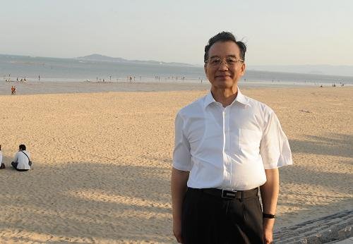 温家宝:中国应对金融危机远不止4万亿投资