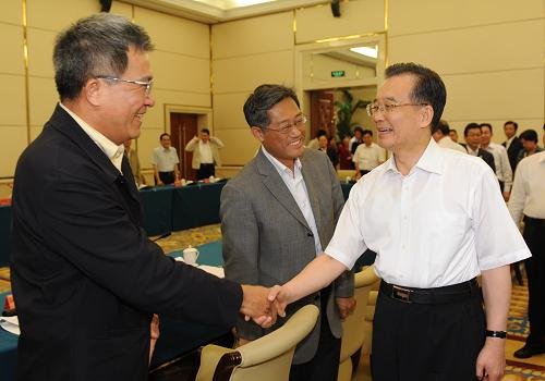温家宝:中国应对金融危机远不止4万亿投资