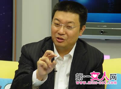 凤凰卫视女主播陈玉佳简历资料(江南春陈玉佳照片)