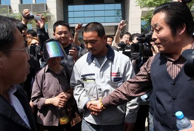 药家鑫案死者丈夫称赔偿太少 将考虑上诉(图)