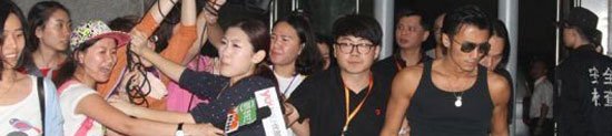 天后离婚,全国的“看客们”都忙疯了