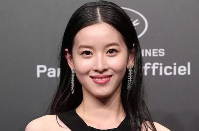 奶茶妹妹才24岁,竟然就出现了笑肌断层!