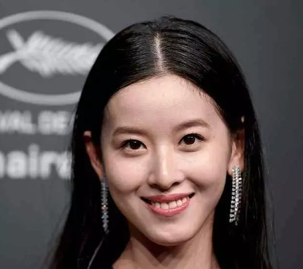 奶茶妹妹才24岁,竟然就出现了笑肌断层!
