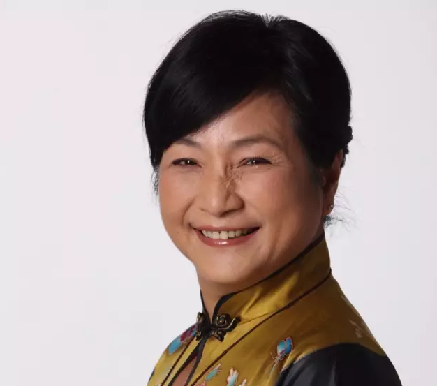 奶茶妹妹才24岁,竟然就出现了笑肌断层!