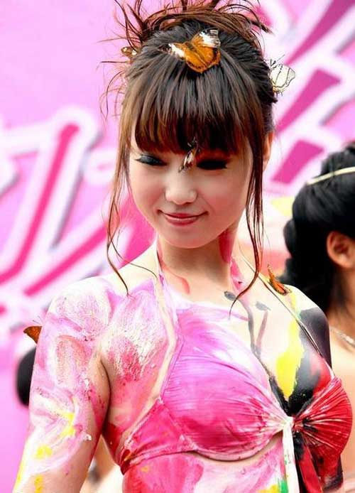 张筱雨人体艺术图片之人体彩绘化身美丽蝴蝶仙子